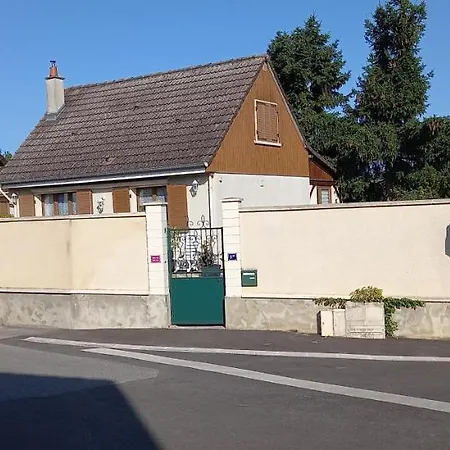 Du Bel Air Holiday home Festigny (Marne)